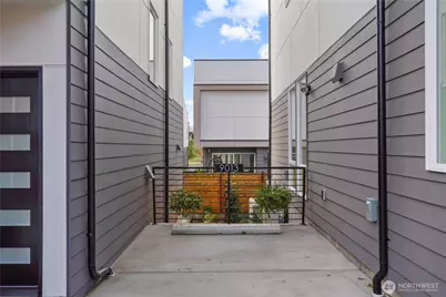 9013 14th Avenue SW, Seattle, WA 98106 - Photo 22