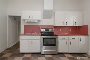 421 E 6th St, Port Angeles, WA 98362 - Photo 14