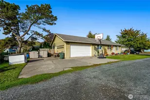319 6th St, Blaine, WA 98230 - Photo 2