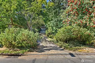 9525 7th Ave NW, Seattle, WA 98117 - Photo 2