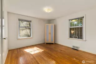 9525 7th Ave NW, Seattle, WA 98117 - Photo 10