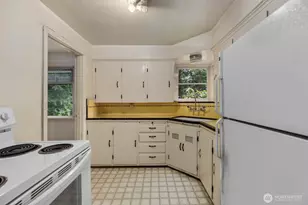 9525 7th Ave NW, Seattle, WA 98117 - Photo 4