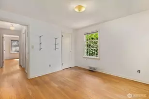 9525 7th Ave NW, Seattle, WA 98117 - Photo 12