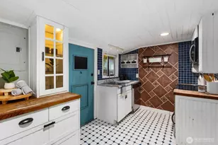 8106 8th Ave NW, Seattle, WA 98117 - Photo 10