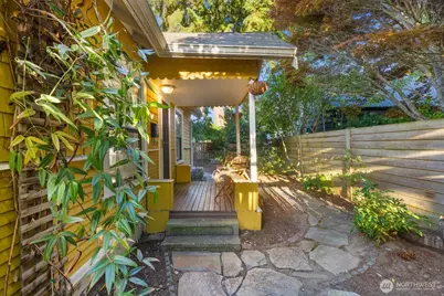 8106 8th Avenue NW, Seattle, WA 98117 - Photo 2