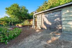 6757 38th Ave SW, Seattle, WA 98126 - Photo 38