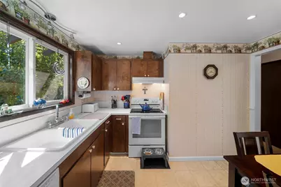 1921 Parkwood Drive SE, Olympia, WA 98501 - Photo 12