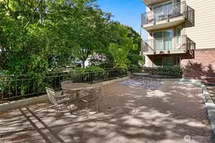 566 Prospect St, Seattle, WA 98109 - Photo 2