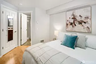 566 Prospect St, Seattle, WA 98109 - Photo 12