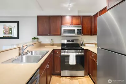 566 Prospect Street #103, Seattle, WA 98109 - Photo 6