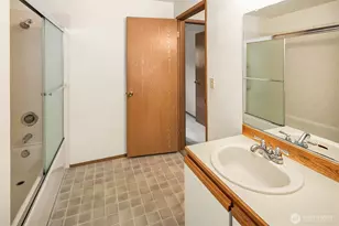 10838 E Riverside Dr, Bothell, WA 98011 - Photo 10