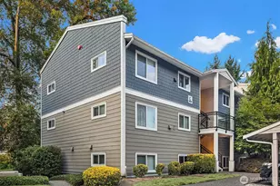 10838 E Riverside Dr, Bothell, WA 98011 - Photo 2