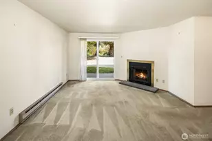 10838 E Riverside Dr, Bothell, WA 98011 - Photo 4