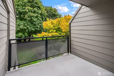 10209 NE 19th Place #D2, Bellevue, WA 98004 - Photo 24