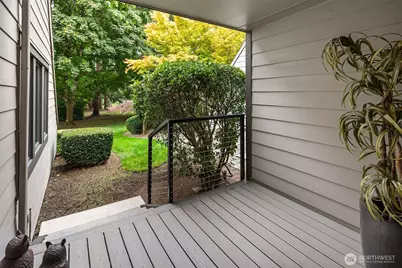 10209 NE 19th Place #D2, Bellevue, WA 98004 - Photo 12