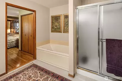 10209 NE 19th Place #D2, Bellevue, WA 98004 - Photo 26