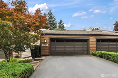 10209 NE 19th Place #D2, Bellevue, WA 98004 - Photo 32