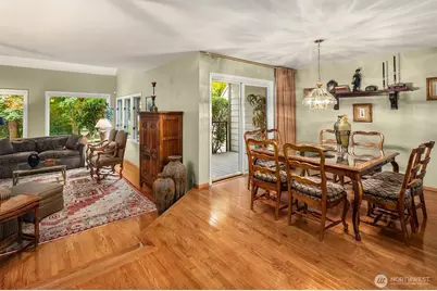10209 NE 19th Place #D2, Bellevue, WA 98004 - Photo 10