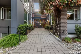 121 12th Ave E, Seattle, WA 98102 - Photo 2