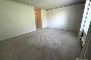7020 Holly Park Dr S, Seattle, WA 98118 - Photo 10