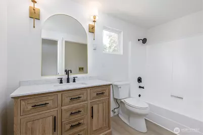 1386 Admirals Drive, Oak Harbor, WA 98277 - Photo 14