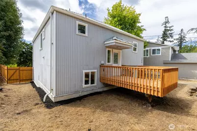 1386 Admirals Drive, Oak Harbor, WA 98277 - Photo 2