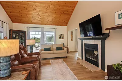 5655 Pauleina Court, Freeland, WA 98249 - Photo 4