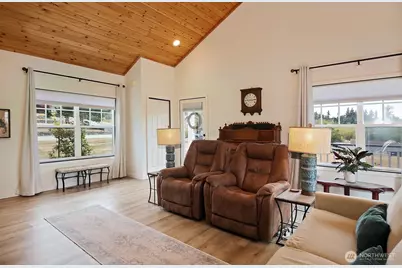 5655 Pauleina Court, Freeland, WA 98249 - Photo 6