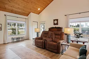 5655 Pauleina Ct, Freeland, WA 98249 - Photo 6