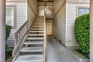 17404 119th Ln SE, Renton, WA 98058 - Photo 2
