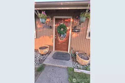 819 Walker Avenue, Wenatchee, WA 98801 - Photo 2