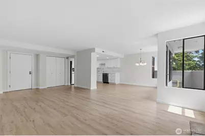 17417 Ashworth Avenue N #202, Shoreline, WA 98133 - Photo 4