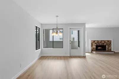 17417 Ashworth Avenue N #202, Shoreline, WA 98133 - Photo 8