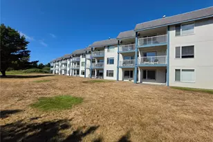 2210 26th Street NW, Long Beach, WA 98631 - Photo 2