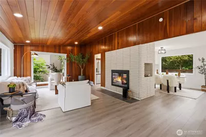 325 105th Ave SE, Bellevue, WA 98004 - Photo 14