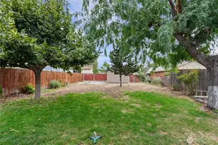 905 Kittitas St, Wenatchee, WA 98801 - Photo 2