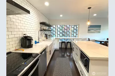 2524 Boyer Avenue E, Seattle, WA 98102 - Photo 14