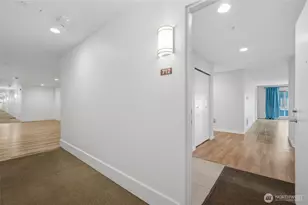 321 10th Ave S, Seattle, WA 98104 - Photo 2