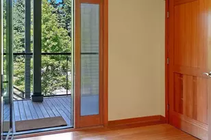 610 Vineyard Ln, Bainbridge Island, WA 98110 - Photo 2
