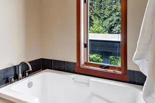 610 Vineyard Ln, Bainbridge Island, WA 98110 - Photo 10