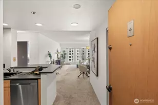 121 Vine St, Seattle, WA 98121 - Photo 10