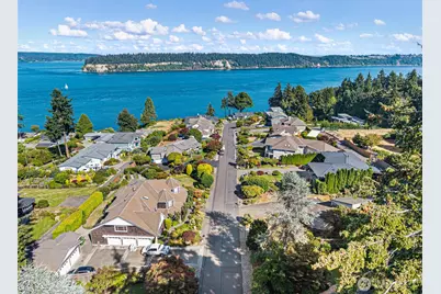 2410 55th Street Ct NW, Gig Harbor, WA 98335 - Photo 2