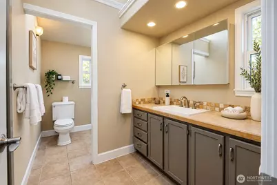 825 NE 75th Street, Seattle, WA 98115 - Photo 30