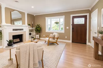 825 NE 75th Street, Seattle, WA 98115 - Photo 6