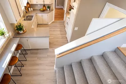 825 NE 75th Street, Seattle, WA 98115 - Photo 16