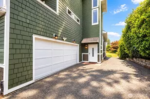 825 NE 75th St, Seattle, WA 98115 - Photo 38