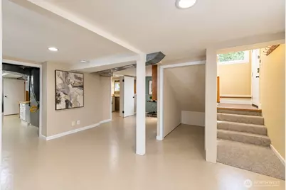 825 NE 75th Street, Seattle, WA 98115 - Photo 32