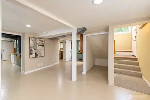 825 NE 75th St, Seattle, WA 98115 - Photo 32