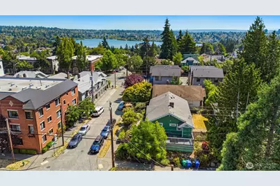 303 N 64th Street, Seattle, WA 98103 - Photo 22
