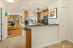 4540 8th Ave NE, Seattle, WA 98105 - Photo 12